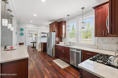 11 S 10th Street, Wilmington, NC 28401 - Photo 16