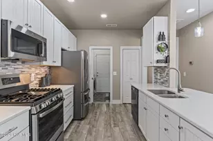 1127 Greensview Cir, Leland, NC 28451 - Photo 20