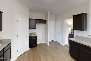 828 Hidden Bridge Rd, Jacksonville, NC 28546 - Photo 18