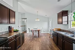 211 Lockwood Ct, Hubert, NC 28539 - Photo 10