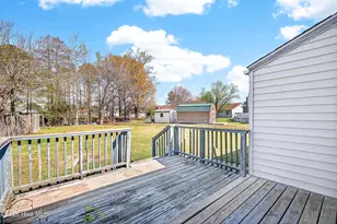 111 Little Lake Cir, New Bern, NC 28560 - Photo 20