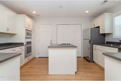 340 Palmer Way, Wilmington, NC 28412 - Photo 2