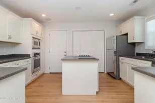 340 Palmer Way, Wilmington, NC 28412 - Photo 2