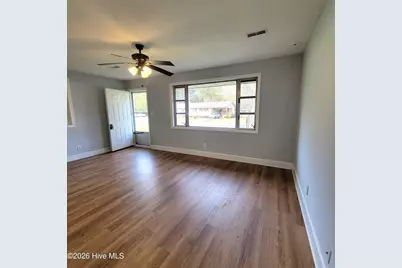 200 S Smith Street, Burgaw, NC 28425 - Photo 4