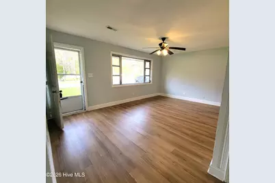 200 S Smith Street, Burgaw, NC 28425 - Photo 2