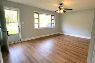 200 S Smith St, Burgaw, NC 28425 - Photo 2