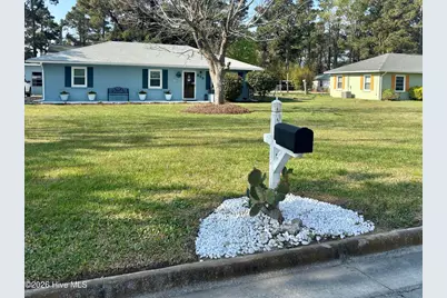 923 N Yaupon Terrace, Morehead City, NC 28557 - Photo 2