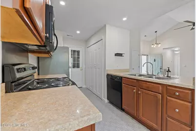 110 Kensington Way, Aberdeen, NC 28315 - Photo 8