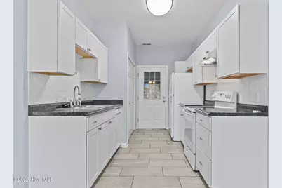 112 Kensington Way, Aberdeen, NC 28315 - Photo 6