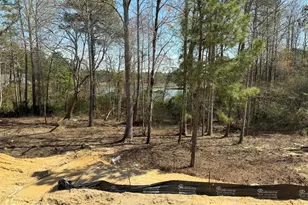 464 Redwater Trl, Aberdeen, NC 28315 - Photo 2