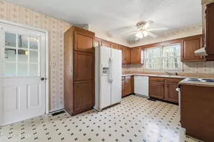 312 King Richard Ct, Jacksonville, NC 28546 - Photo 2