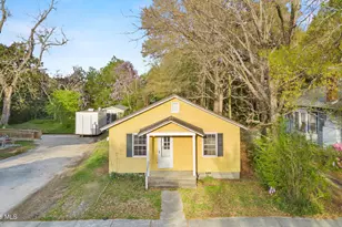 108 N Dickerson St, Burgaw, NC 28425 - Photo 6