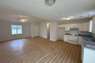 205 Commons Ct, New Bern, NC 28560 - Photo 2