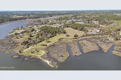 301 Intracoastal Court, Sneads Ferry, NC 28460 - Photo 12