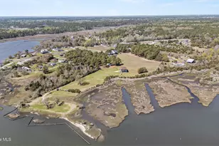 301 Intracoastal Ct, Sneads Ferry, NC 28460 - Photo 12