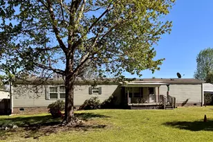 5339 Kristi Ln, Kinston, NC 28501 - Photo 2