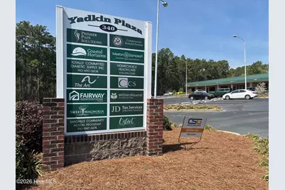 340 Commerce Avenue #14b, Southern Pines, NC 28387 - Photo 1