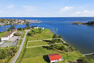 8046 Treasure Dr, Oriental, NC 28571 - Photo 1