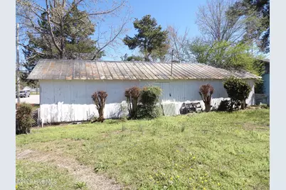 201 E Thompson Avenue, Stantonsburg, NC 27883 - Photo 16