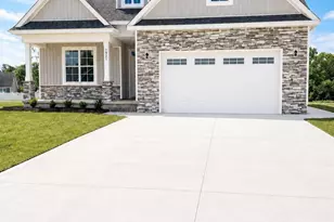 1921 Kimball Dr, Greenville, NC 27834 - Photo 2