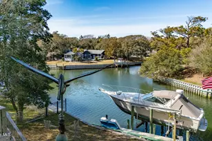 240 Salter Path Rd, Pine Knoll Shores, NC 28512 - Photo 14