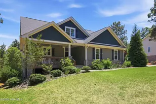 121 Longleaf Dr, West End, NC 27376 - Photo 2