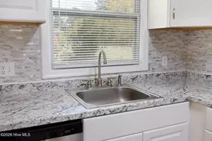 1002 Able St, Elizabethtown, NC 28337 - Photo 10
