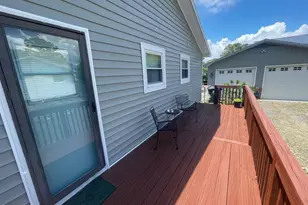 141 NE 33rd St, Oak Island, NC 28465 - Photo 4
