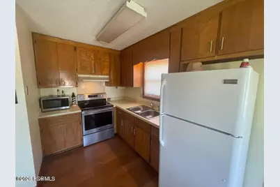 141 NE 33rd Street, Oak Island, NC 28465 - Photo 6