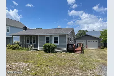 141 NE 33rd Street, Oak Island, NC 28465 - Photo 2