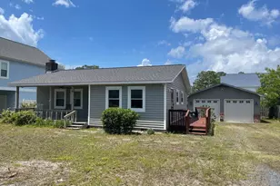 141 NE 33rd St, Oak Island, NC 28465 - Photo 2