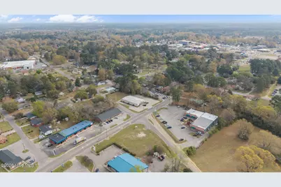 402-406B Harris Avenue, Raeford, NC 28376 - Photo 8
