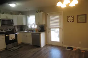 408 7th St, Maysville, NC 28555 - Photo 12
