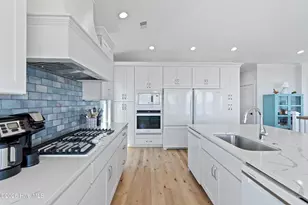 1117 Ocean Blvd W, Holden Beach, NC 28462 - Photo 12