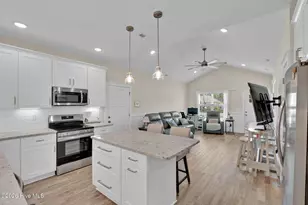 125 NE 15th St, Oak Island, NC 28465 - Photo 10