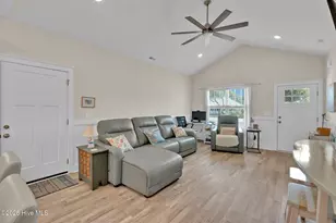 125 NE 15th St, Oak Island, NC 28465 - Photo 4