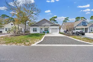 125 NE 15th St, Oak Island, NC 28465 - Photo 2