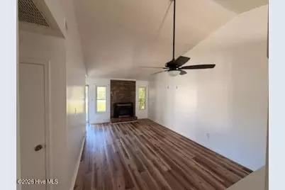 117 Pine Crest Drive, Jacksonville, NC 28546 - Photo 2