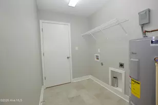1018 Oak Dr, Jacksonville, NC 28546 - Photo 8