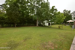 1018 Oak Dr, Jacksonville, NC 28546 - Photo 18