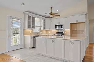 305 Joan Ct, Beaufort, NC 28516 - Photo 18