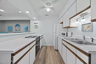 9100 Reed Dr, Emerald Isle, NC 28594 - Photo 8