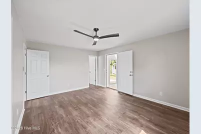 404 Maplehurst Drive, Jacksonville, NC 28540 - Photo 32