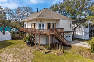 217 NE 61st St, Oak Island, NC 28465 - Photo 6