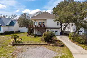 217 NE 61st St, Oak Island, NC 28465 - Photo 4