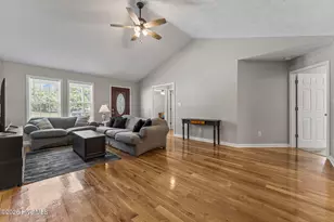 106 Walnut Ave, Hamlet, NC 28345 - Photo 4