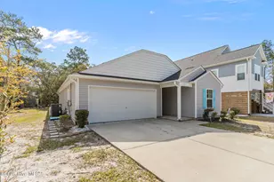 152 NW 10th St, Oak Island, NC 28465 - Photo 4