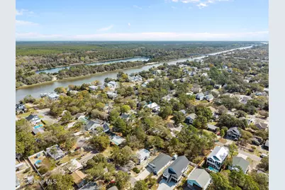 152 NW 10th Street, Oak Island, NC 28465 - Photo 8