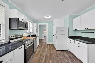 2240 W Lake Shore Drive, Wilmington, NC 28401 - Photo 22