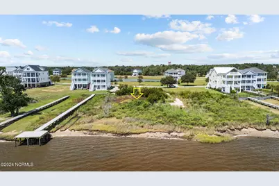 719 Cannonsgate Drive, Newport, NC 28570 - Photo 2